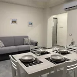 アパート Naxos Infinity ジャルディーニ・ナクソス